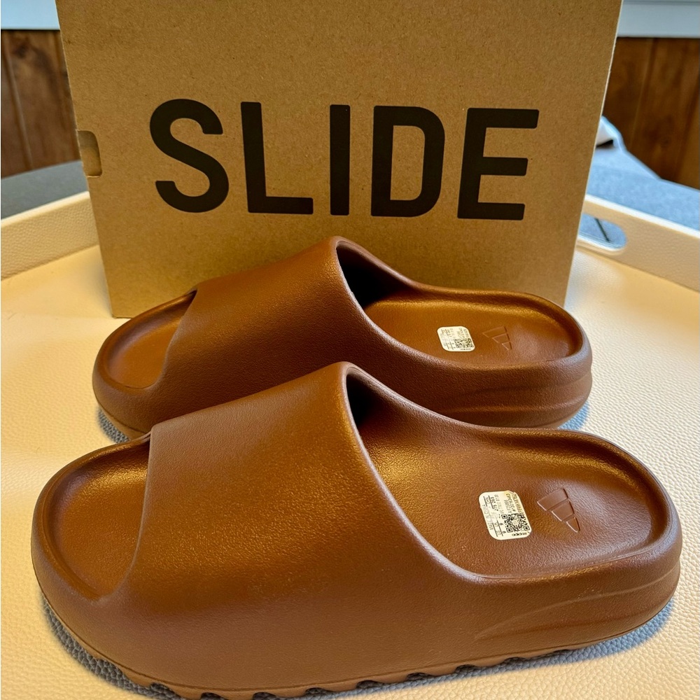 Yeezy Slide - Flax (Brown) - Men’s 9 - Purchased on Confirmed App - Brand New